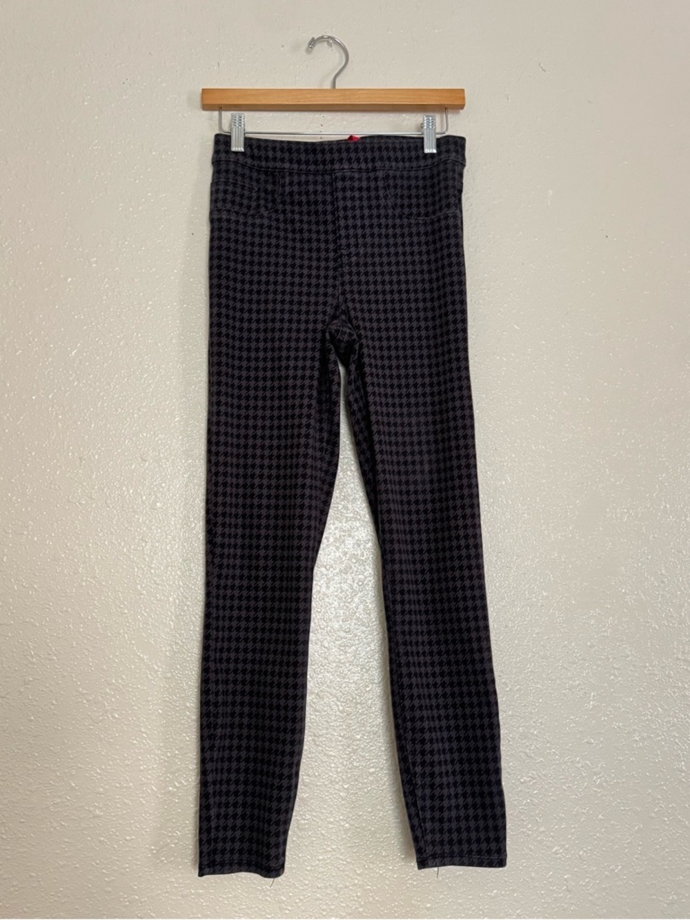 Spanx Jean-ish Ankle Leggings in houndstooth - Picture 2 of 6